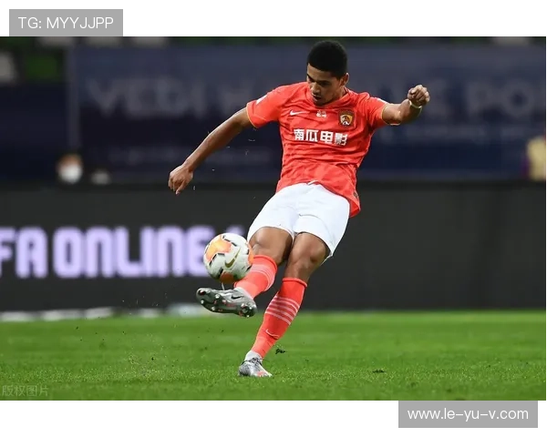 蒋光太：稳健防守与精准传球，国足后防核心再展技术风采